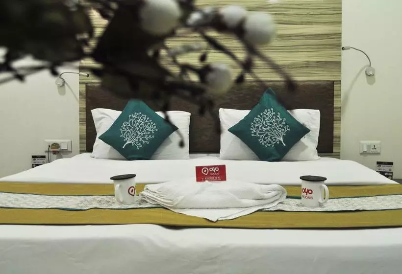 ホテル Oyo Premium Laxmi Nagar