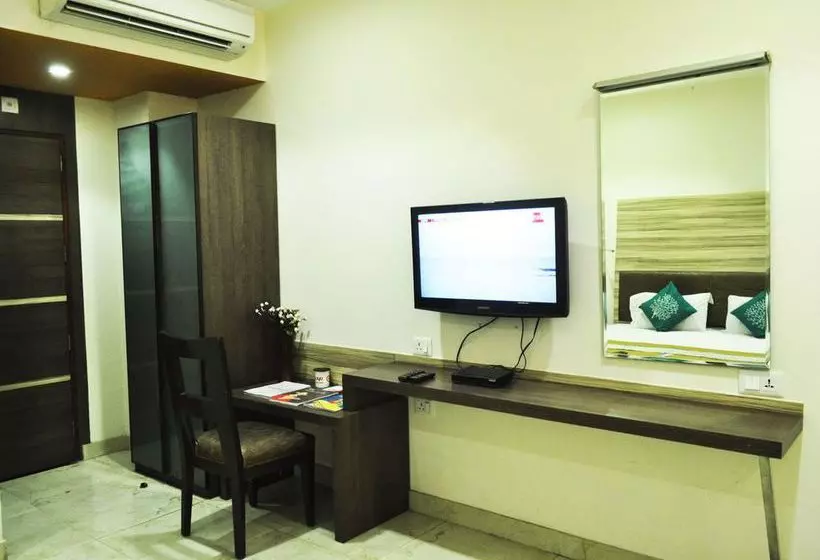 ホテル Oyo Premium Laxmi Nagar