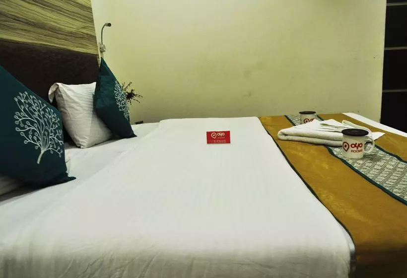 ホテル Oyo Premium Laxmi Nagar