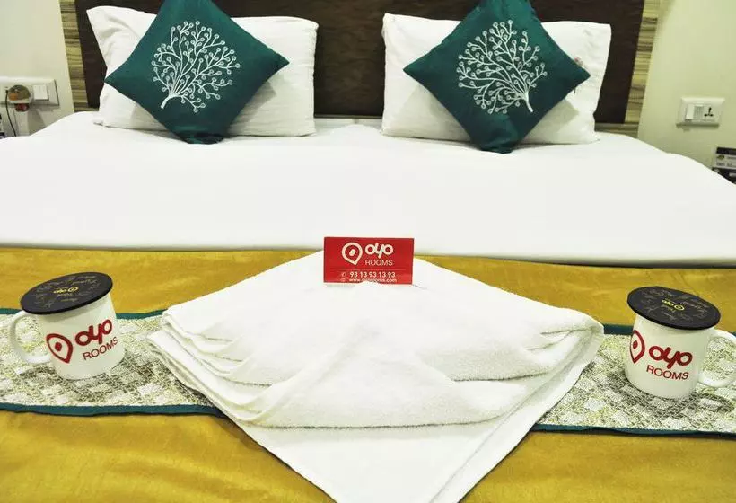 ホテル Oyo Premium Laxmi Nagar