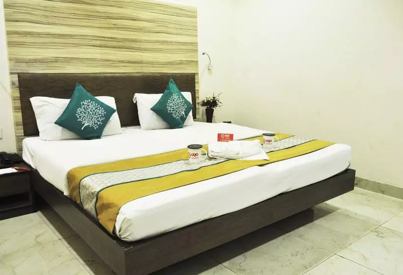ホテル Oyo Premium Laxmi Nagar