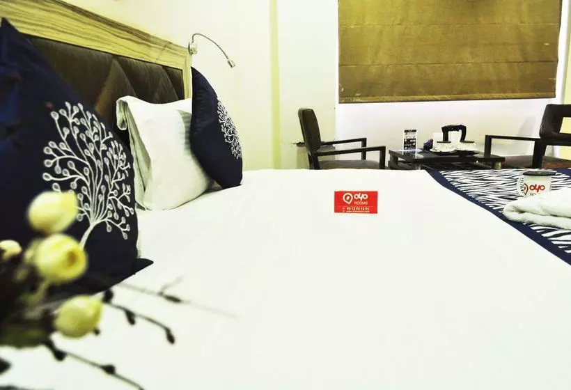 ホテル Oyo Premium Laxmi Nagar