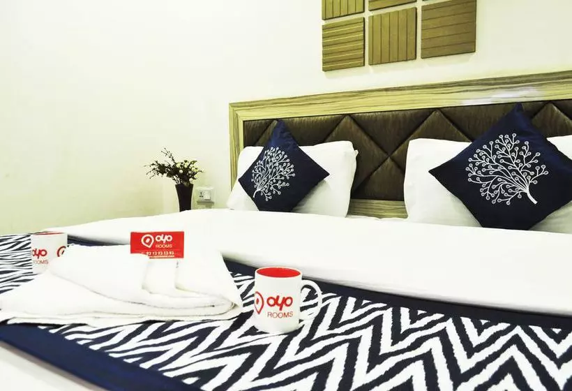 ホテル Oyo Premium Laxmi Nagar