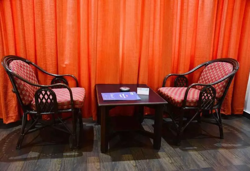 호텔 Oyo Rooms Court Circle