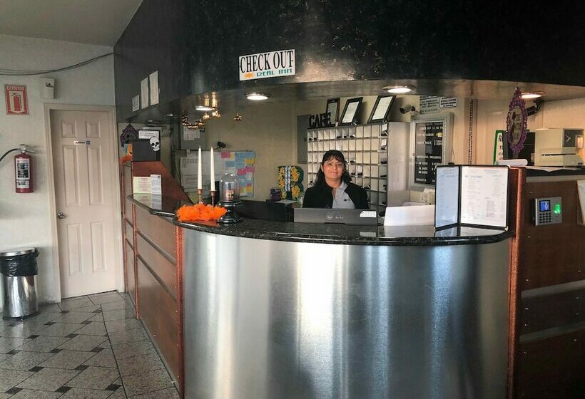 בית מלון כפרי Real Inn De Tijuana