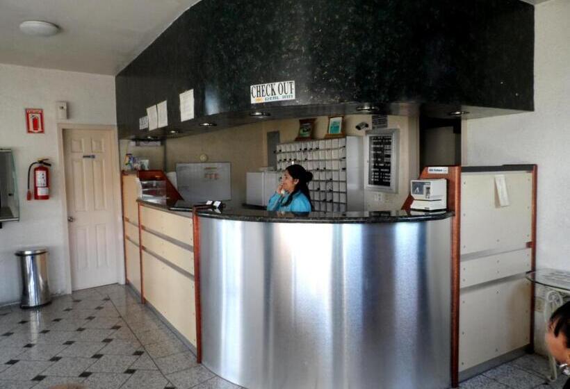 בית מלון כפרי Real Inn De Tijuana