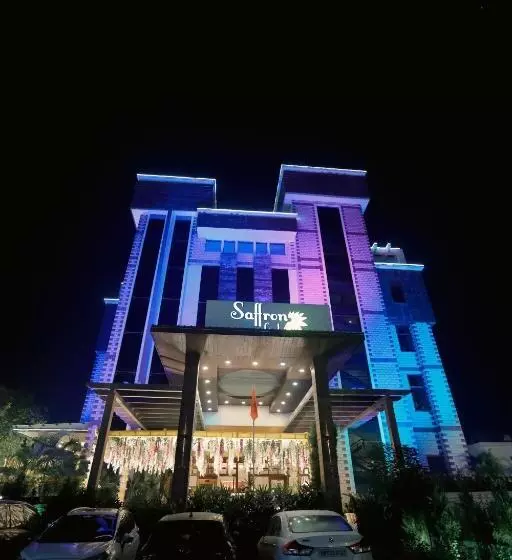 Отель Saffron Leaf