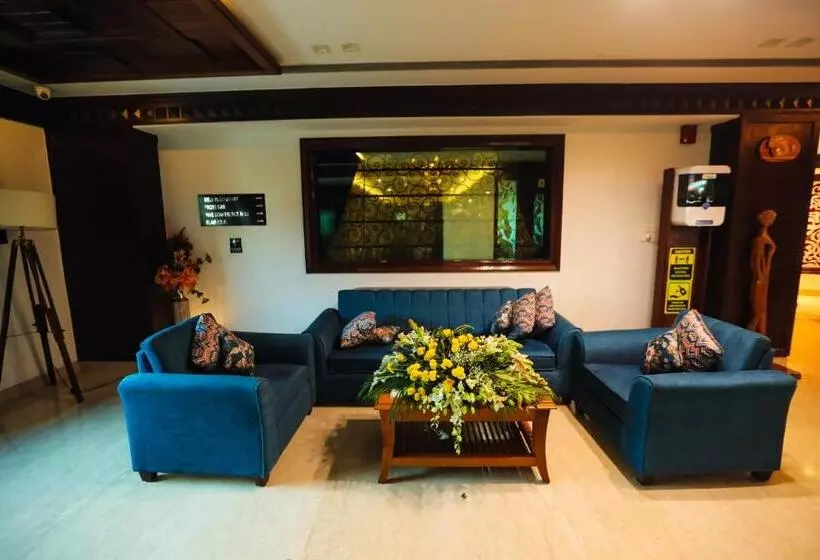 Отель Saffron Leaf