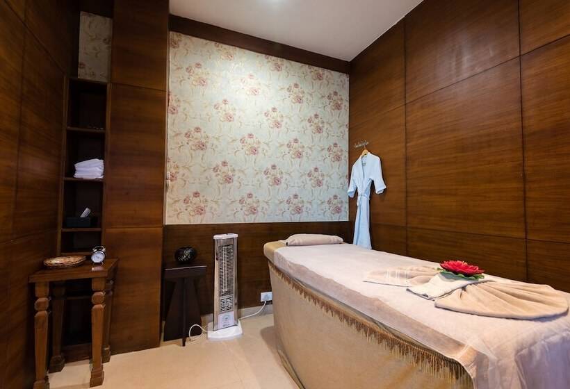 בית מלון כפרי The Anantmaya Resort