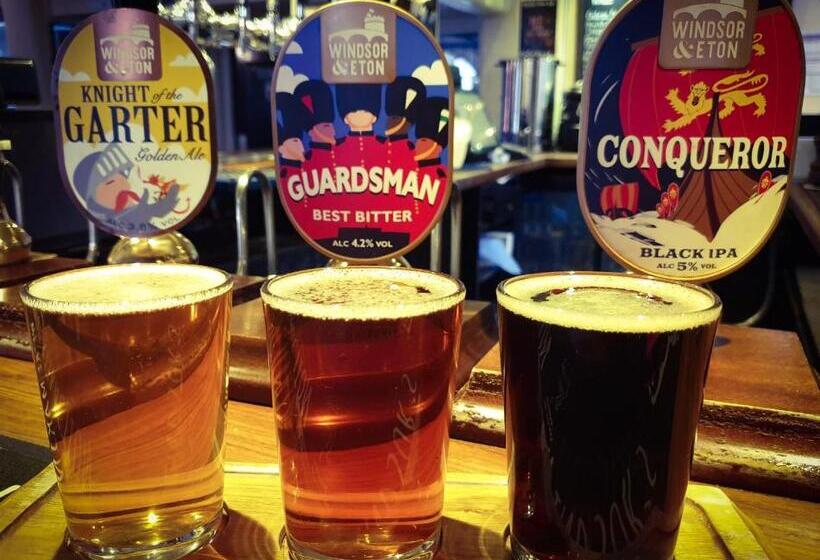 酒店 The George Inn