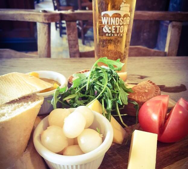 酒店 The George Inn