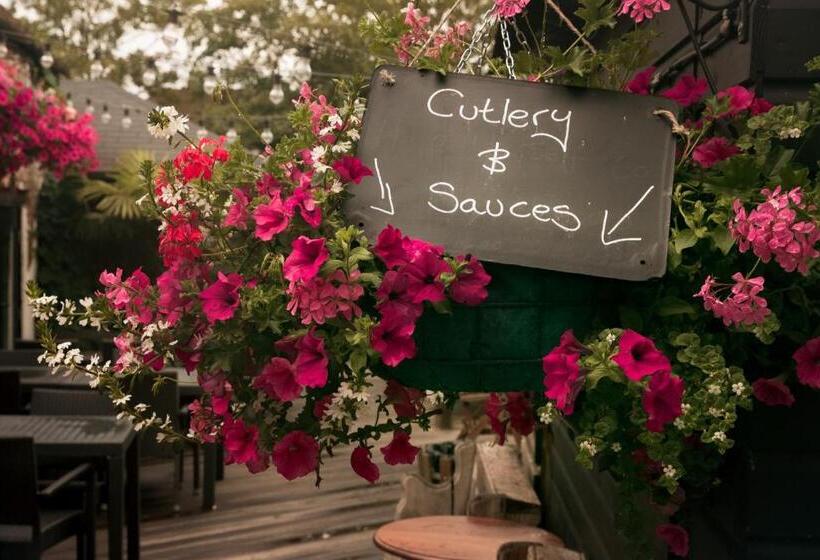 酒店 The George Inn