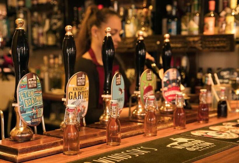 酒店 The George Inn