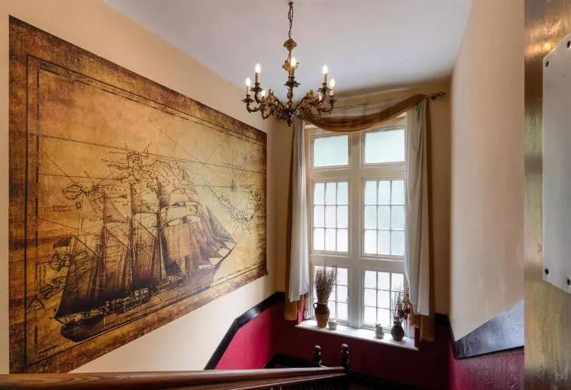 هتل The Old Ship Aground