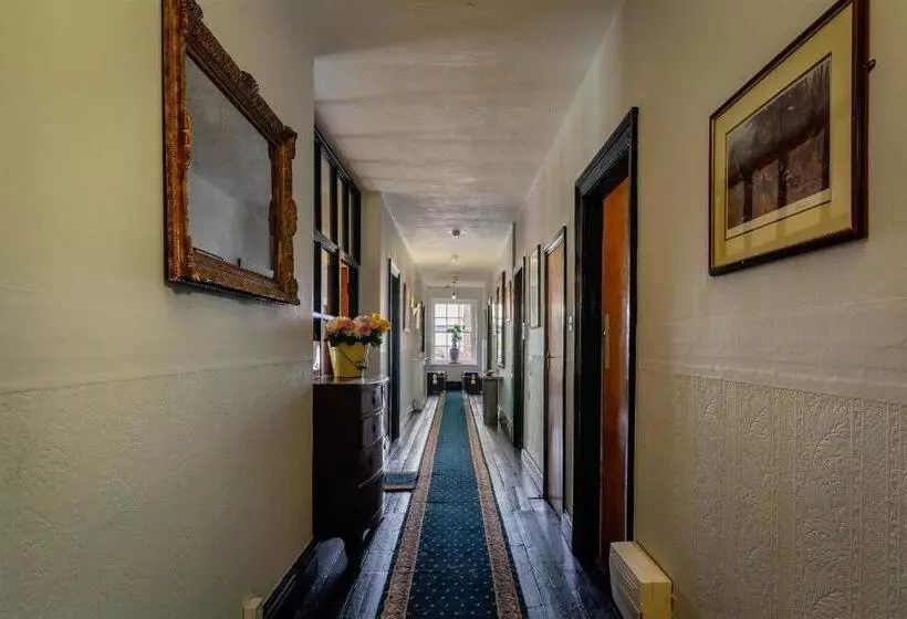 هتل The Old Ship Aground