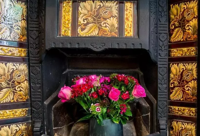 هتل The Old Ship Aground