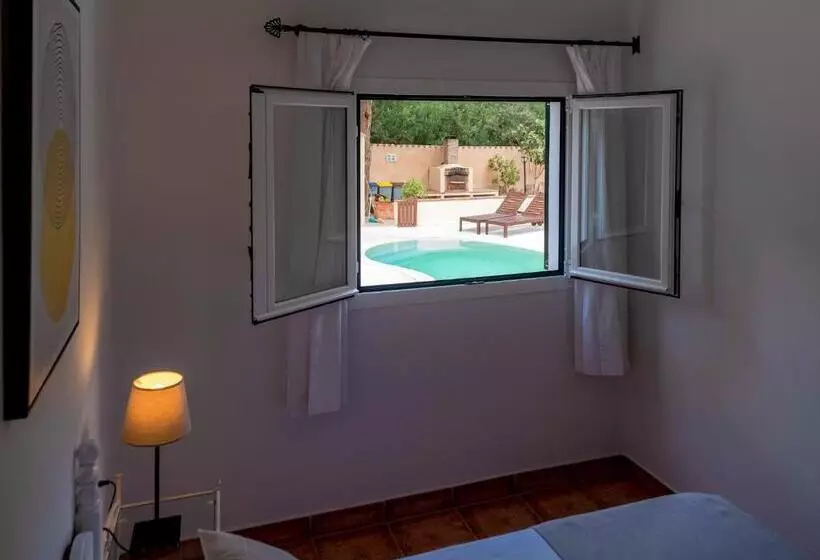 Apartamentos El Pino  Formentera Break