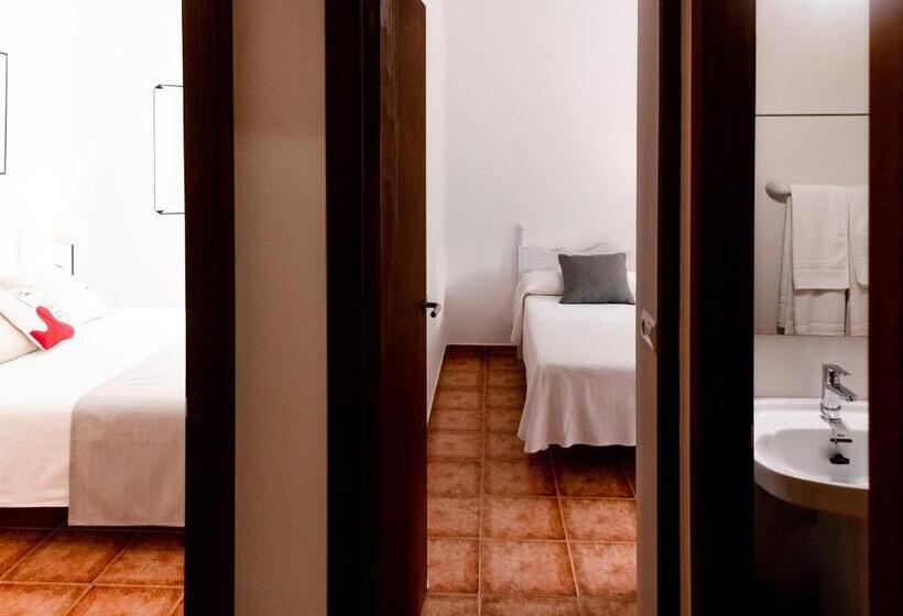 Apartamentos El Pino  Formentera Break