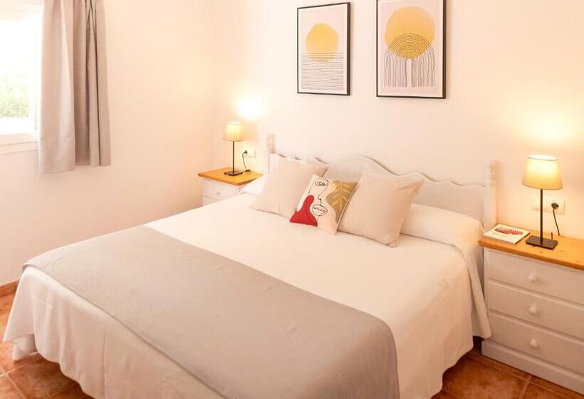 Apartamentos El Pino  Formentera Break