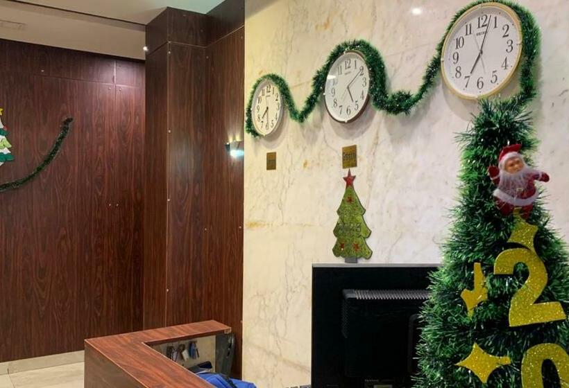 هاستل Grand City