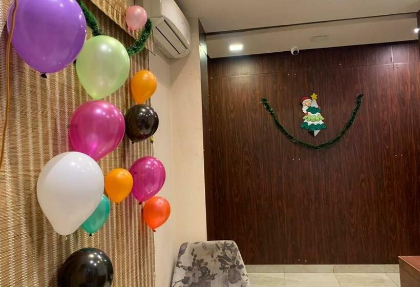 هاستل Grand City