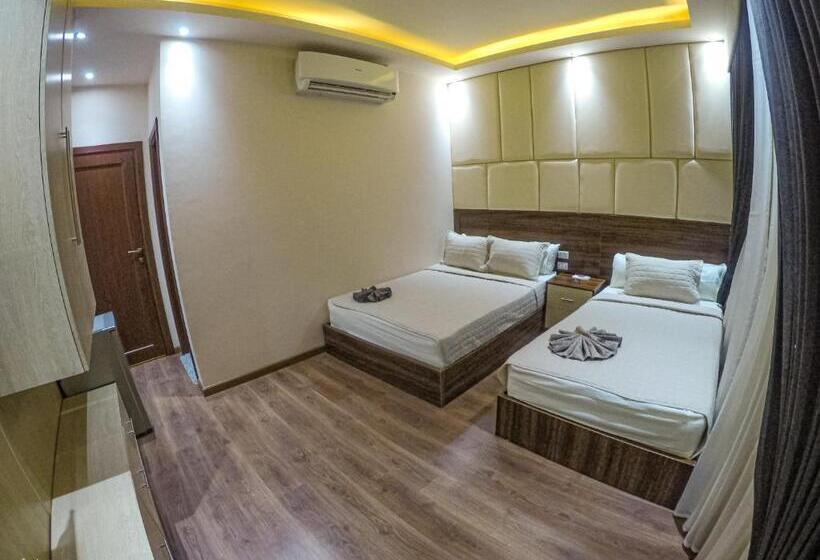 هاستل Grand City