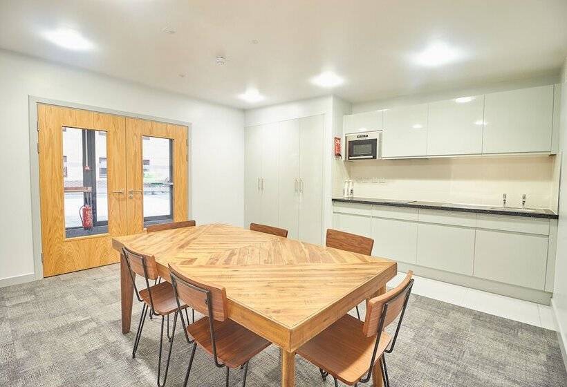 ユースホステル Destiny Student Meadow Court Campus Accommodation