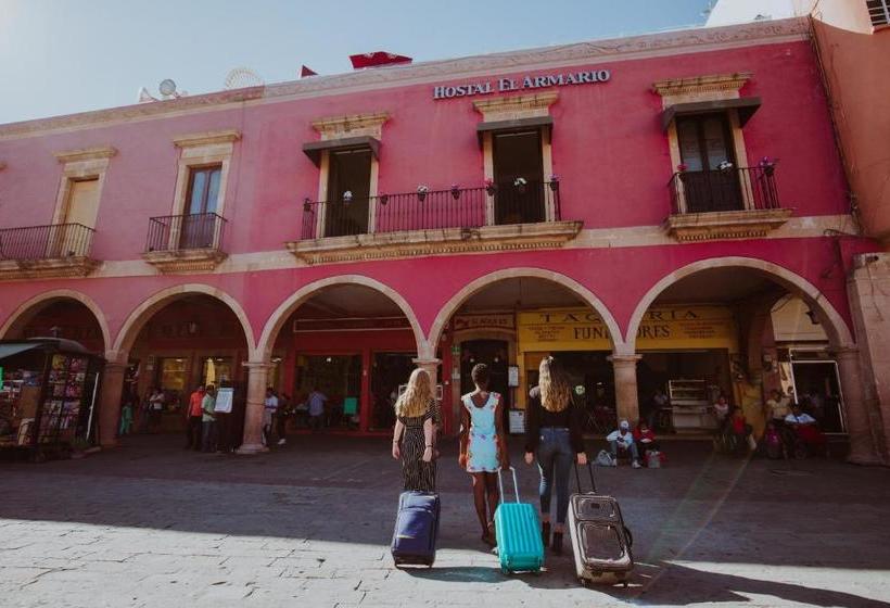 Hostal El Armario Hostel