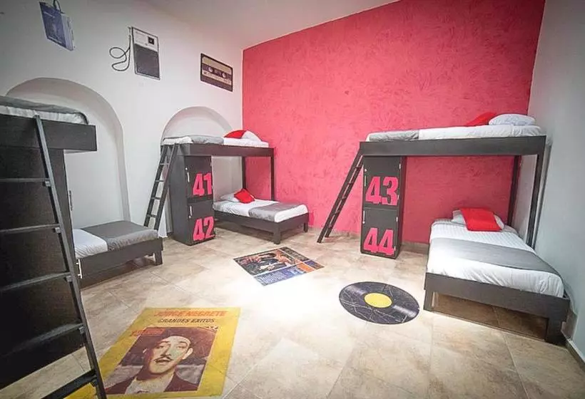 Hostal El Armario  Hostel