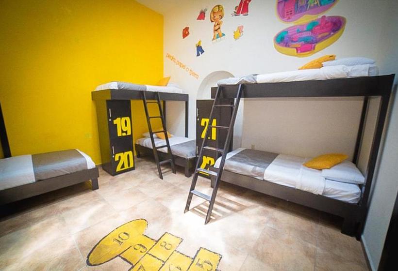 Hostal El Armario Hostel