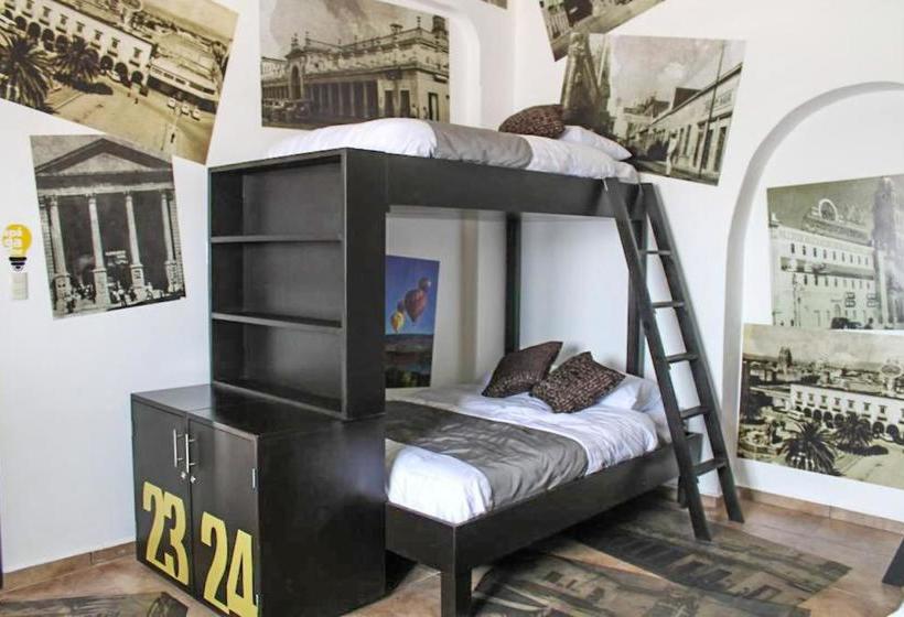 Hostal El Armario Hostel