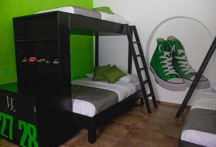 Hostal El Armario Hostel