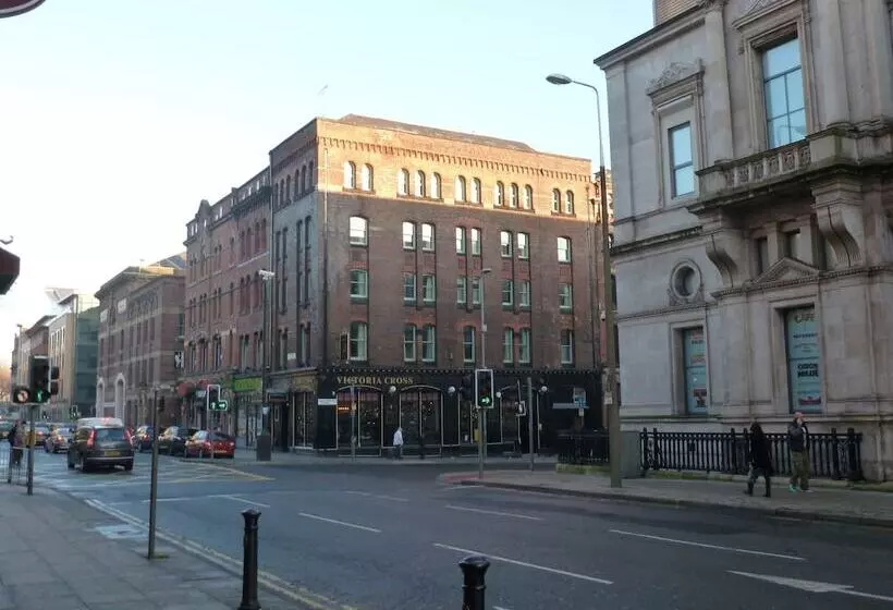 Base Serviced Apartments Sir Thomas Street