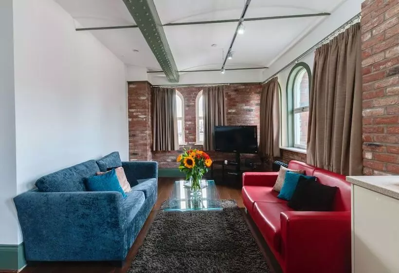 Base Serviced Apartments Sir Thomas Street