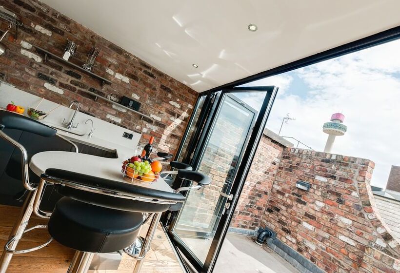 Base Serviced Apartments Sir Thomas Street