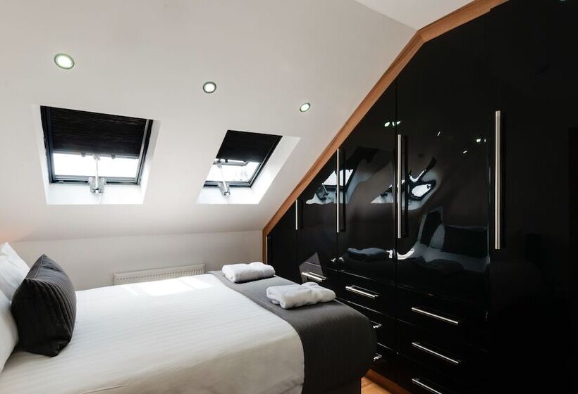 Base Serviced Apartments Sir Thomas Street