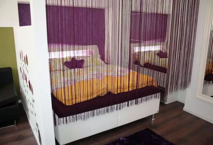 Govienna Small Modern Apartment