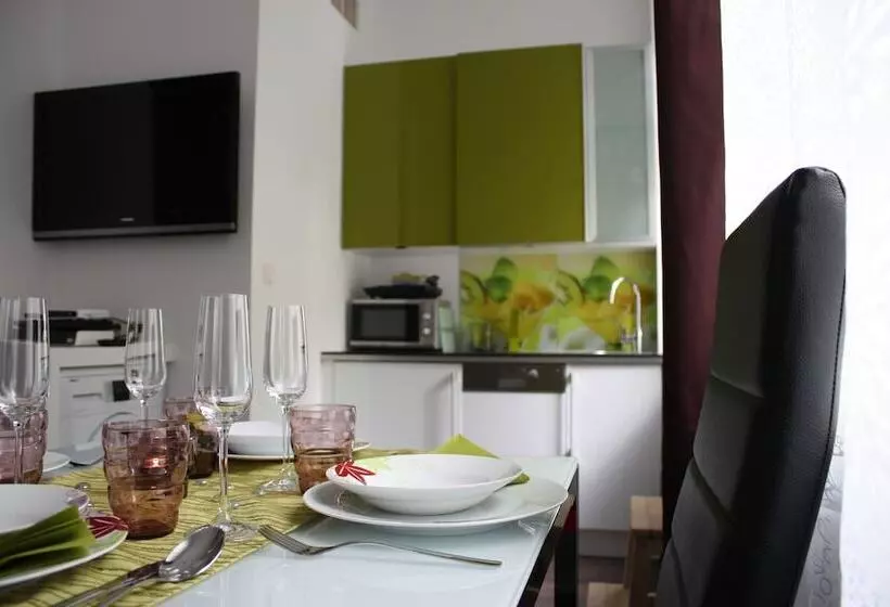 Govienna Small Modern Apartment