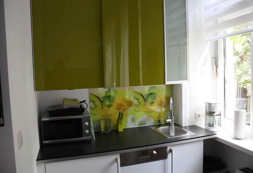 Govienna Small Modern Apartment