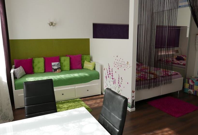 Govienna Small Modern Apartment