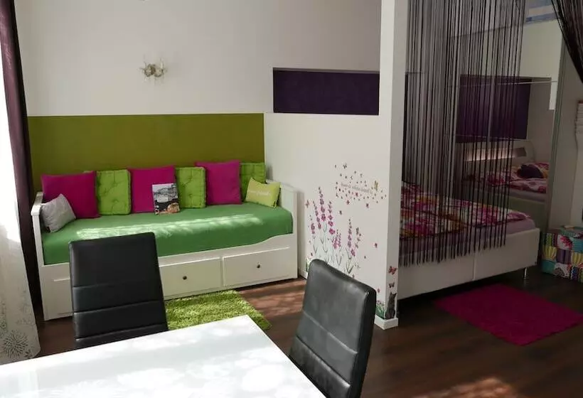 Govienna Small Modern Apartment