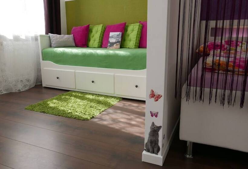 Govienna Small Modern Apartment