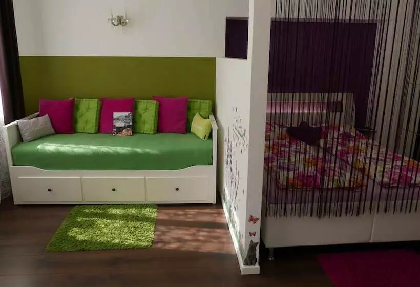 Govienna Small Modern Apartment