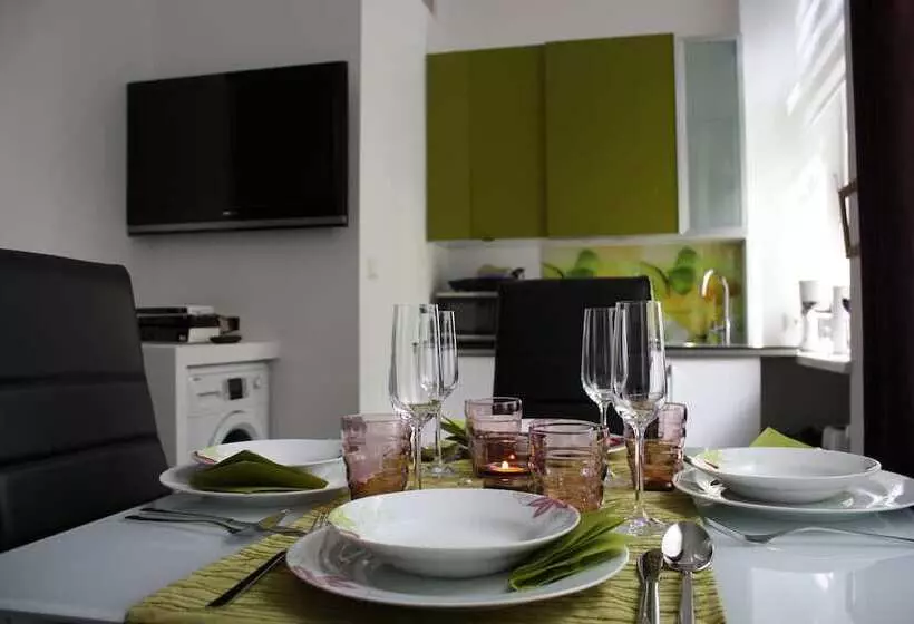 Govienna Small Modern Apartment