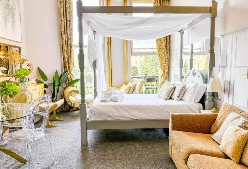 X Hotel Brunswick Square