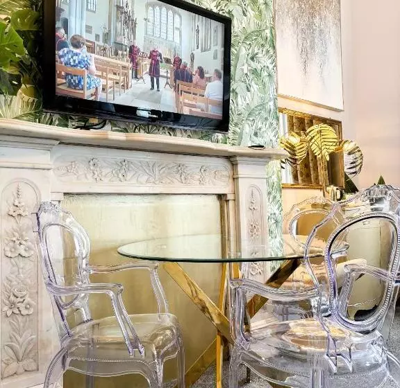 X Hotel Brunswick Square