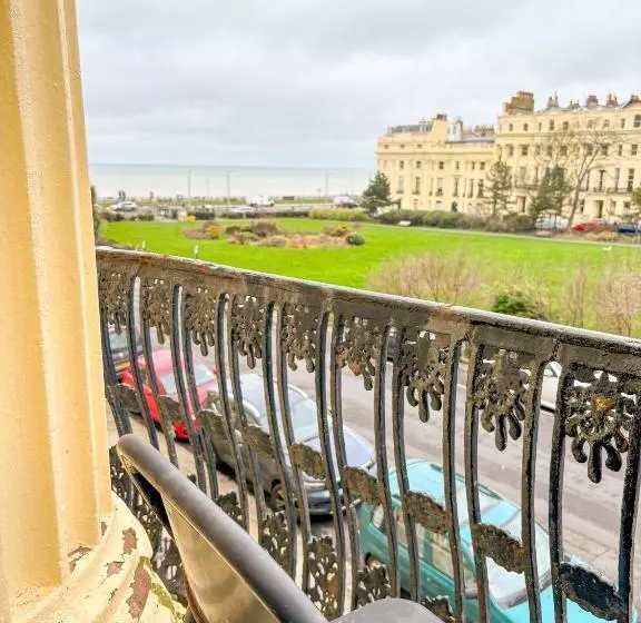 X Hotel Brunswick Square