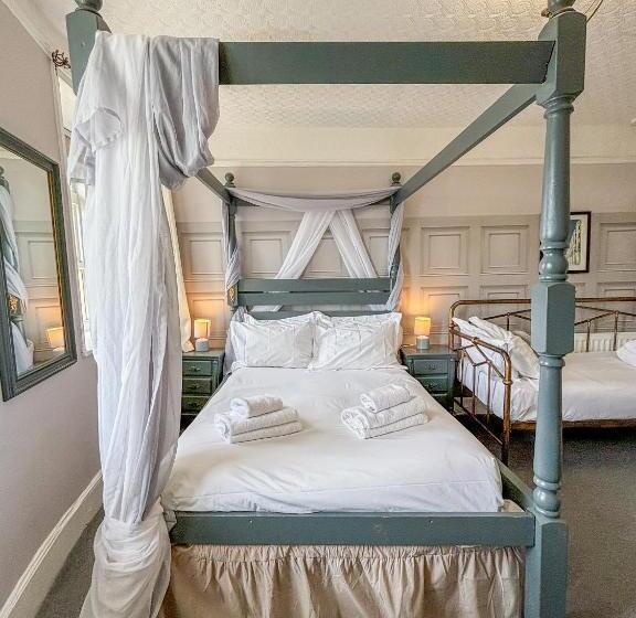 X Hotel Brunswick Square