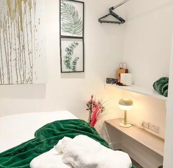 X Hotel Brunswick Square