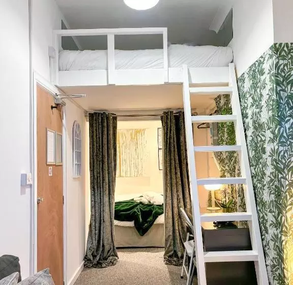 X Hotel Brunswick Square